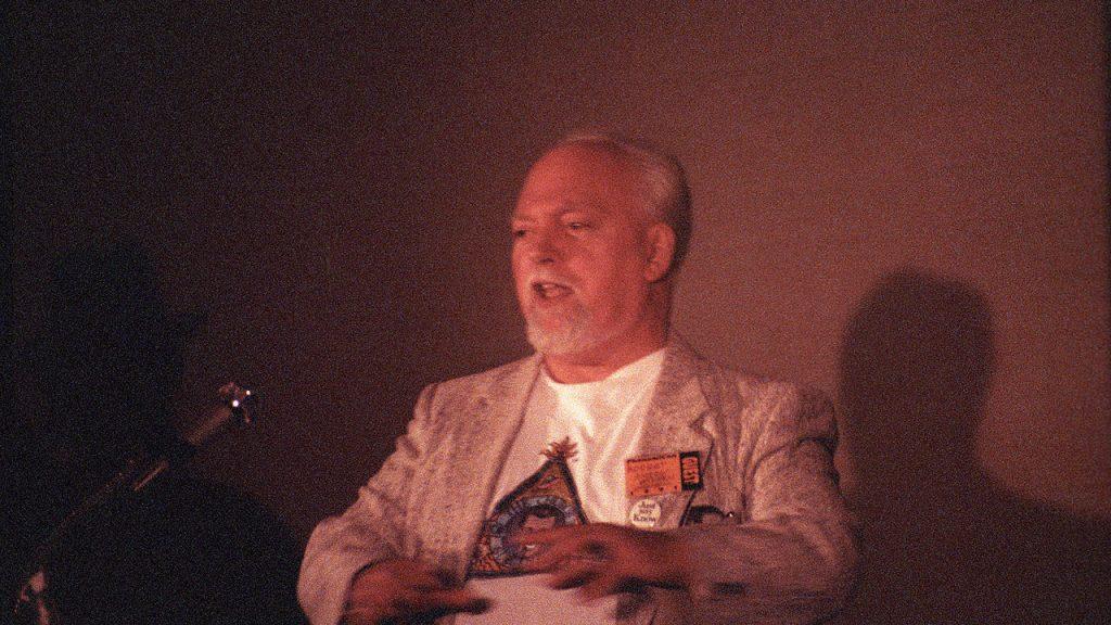 1280px Robert Anton Wilson 1024x576 - Biographie de Robert Anton Wilson