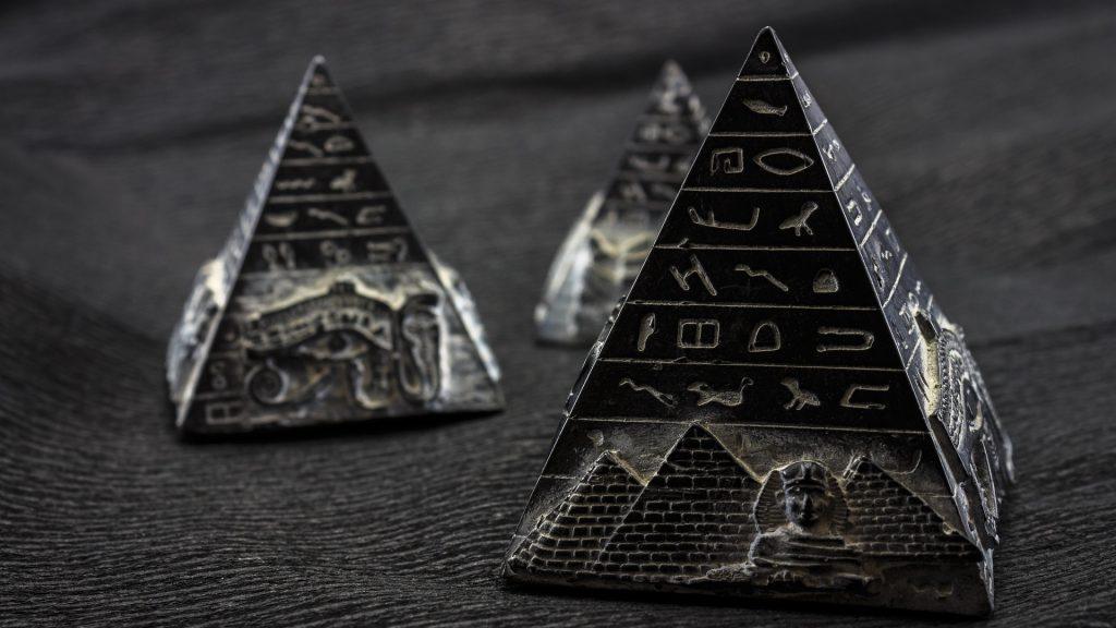 pyramid 1484603 1920 1024x576 - Le Manifeste de la Pyramide Noire