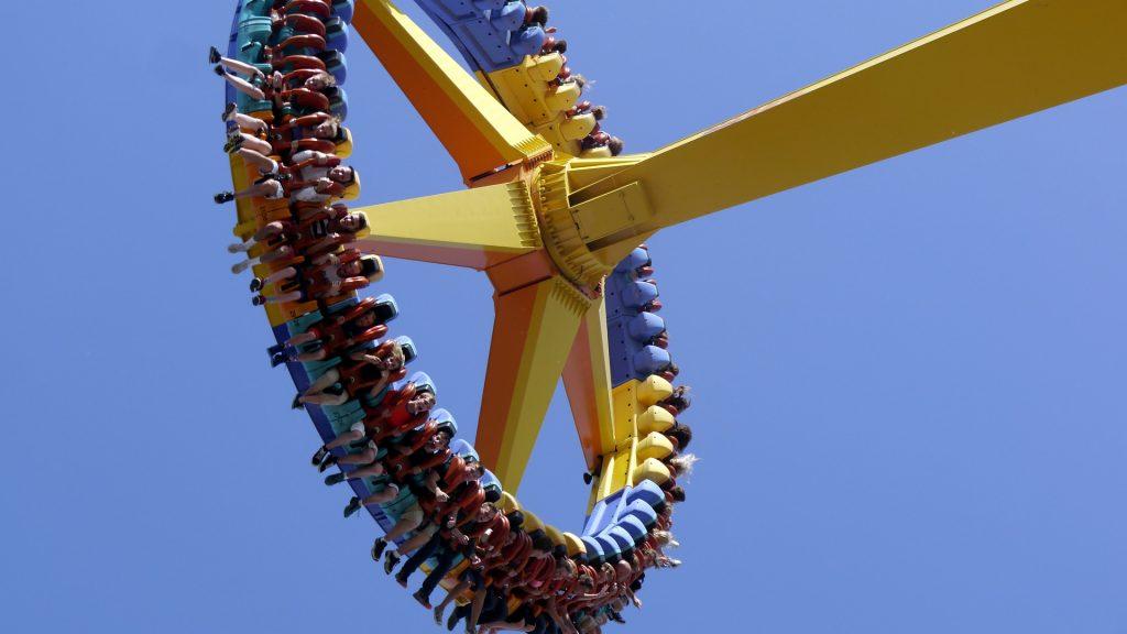 amusement park 1838401 1920 1024x576 - Frisbees non identifiés