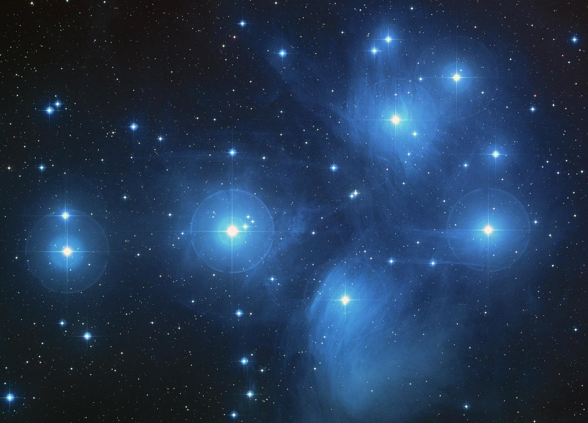 the pleiades star cluster 11637 1920 - Leurre fatidique