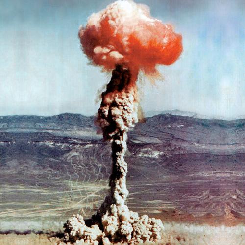 Atomic blast Nevada Yucca 1951 - Erreur de Genèse [1]