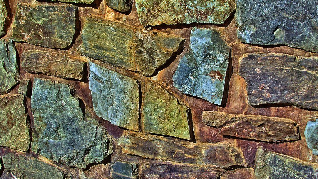 stone wall 668100 1920 1024x576 - Géomancie et Talismanique